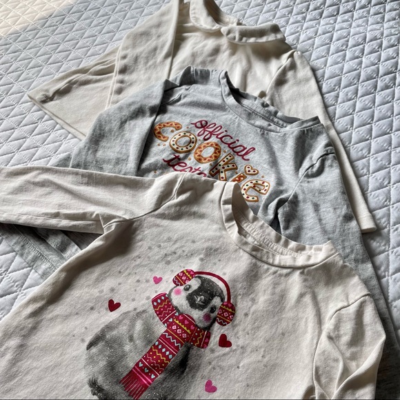 Lot of Three Winter Theme Tops ❄️ - Picture 2 of 6